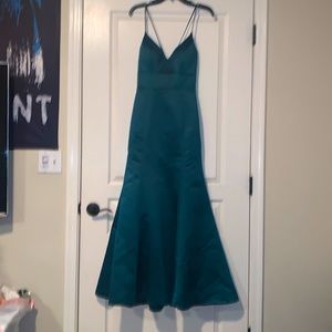 Green dress, petite 6